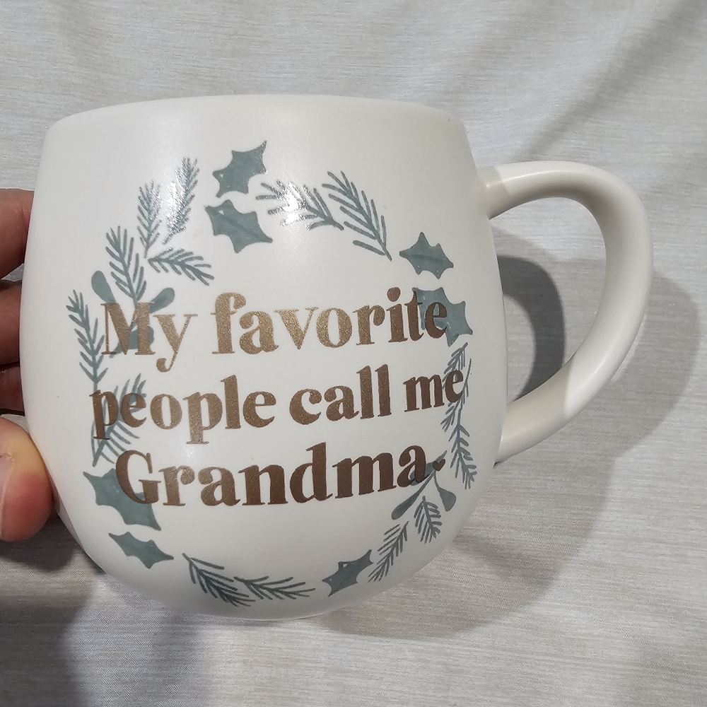 White Grandma Mug with Green Wreath and Gold Lettering